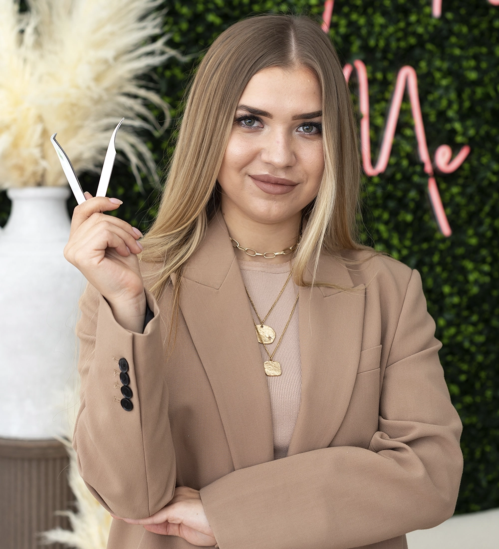 Emerald Lashes Team